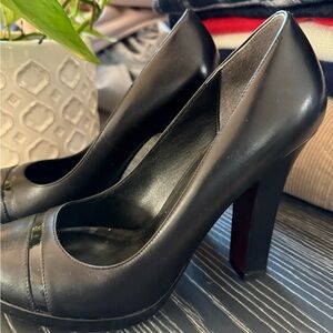 COLE HAAN Stephanie Black Zipper Accent Leather Platform Pumps Size 7.5